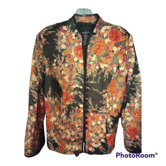 Kimono style floral print jacket with covered front buttons & lattice … - Picture 1 of 13